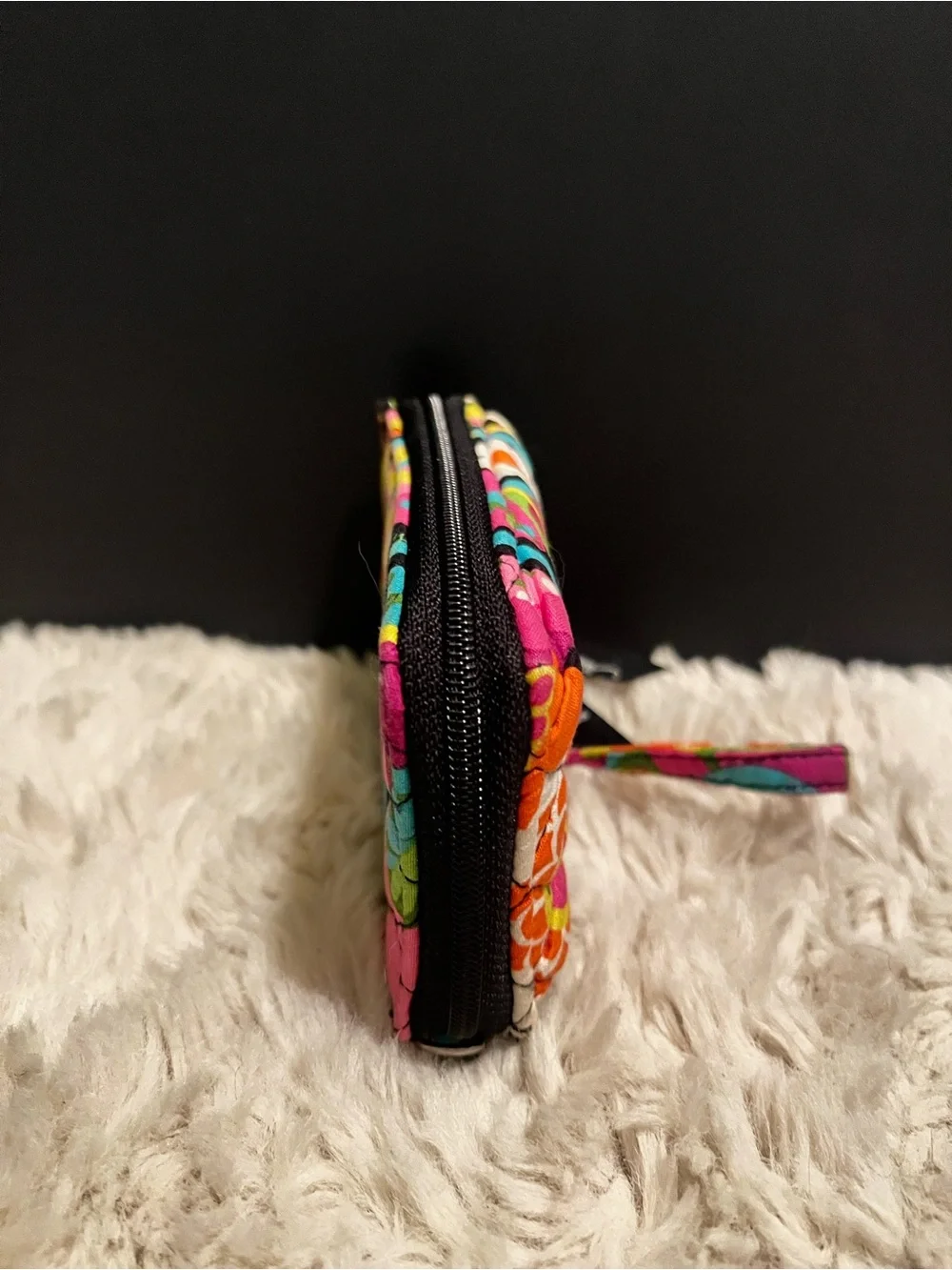 Vera Bradley Va Va Apple Bloom Bright Floral Quilted Phone Wristlet